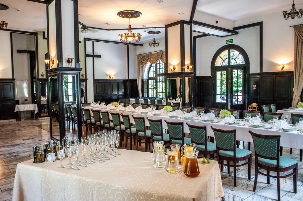 Hotel Maria Strzelin Dış mekan fotoğraf